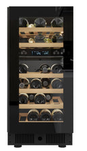 Schwarzer Weinkeller-Einbaukühlschrank für 28 Flaschen ohne Griff (integrierte Seitenrille)