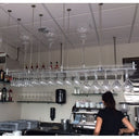 Wand- of hangende wijnrek voor 60 glazen van plexiglas