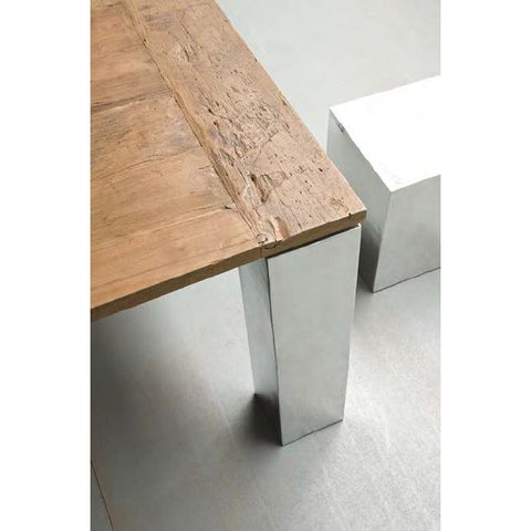 Dasar Table in Oak